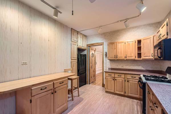 1331 W Greenleaf AVE #2, Chicago, IL 60626