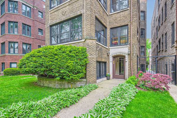 1331 W Greenleaf AVE #2, Chicago, IL 60626