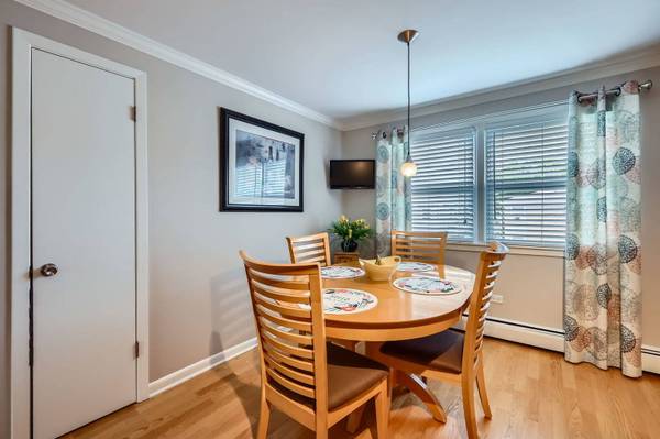 8712 W BERWYN AVE #3W, Chicago, IL 60656