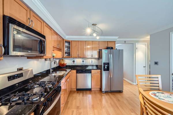 8712 W BERWYN AVE #3W, Chicago, IL 60656