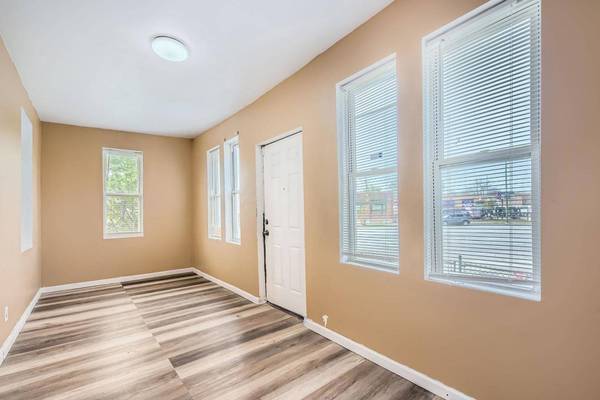 8151 S Bennett AVE, Chicago, IL 60617