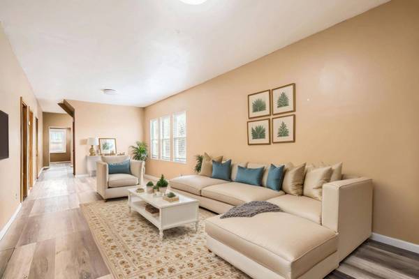 8151 S Bennett AVE, Chicago, IL 60617