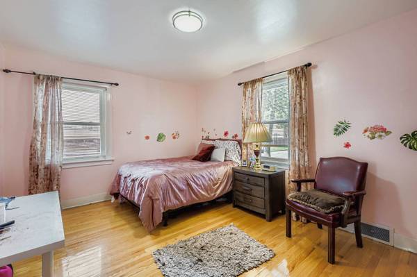 3300 N Osage AVE, Chicago, IL 60634