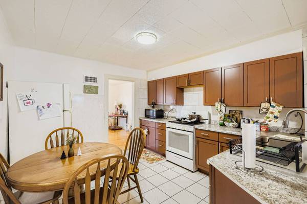 3300 N Osage AVE, Chicago, IL 60634