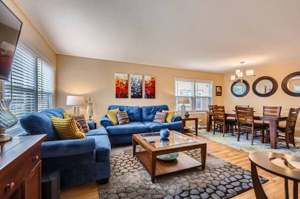 437 S Elmhurst RD, Mount Prospect, IL 60056