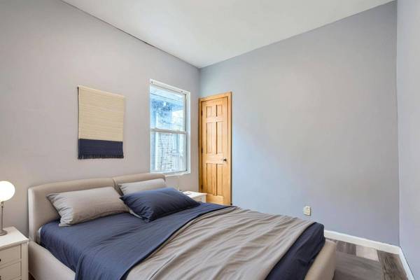 8151 S Bennett AVE, Chicago, IL 60617