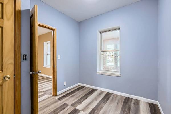 8151 S Bennett AVE, Chicago, IL 60617