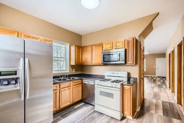 8151 S Bennett AVE, Chicago, IL 60617