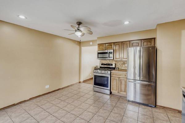822 Colonial DR #B, Wheeling, IL 60090