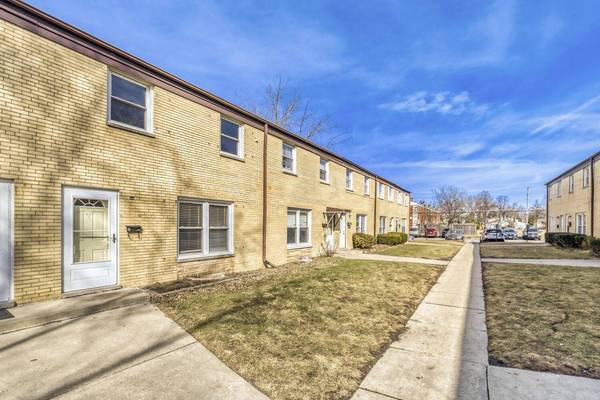 822 Colonial DR #B, Wheeling, IL 60090