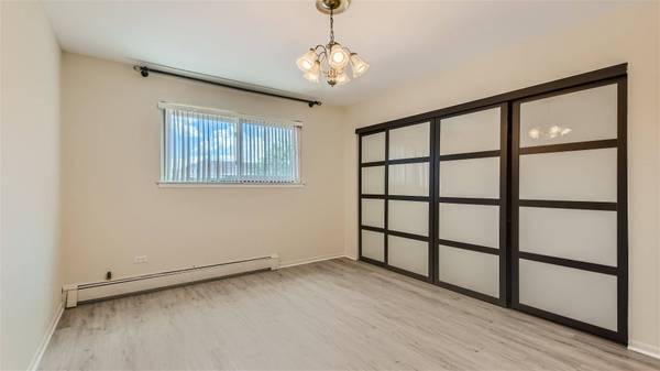 8936 N PARKSIDE AVE #311, Des Plaines, IL 60016