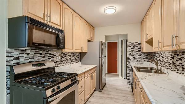 8936 N PARKSIDE AVE #311, Des Plaines, IL 60016