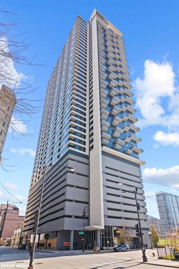 Chicago, IL 60607