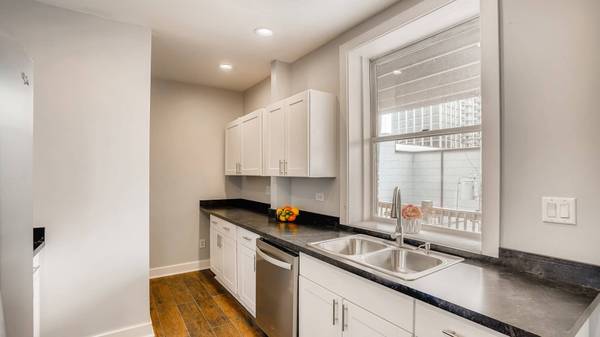 921 W Agatite AVE #3, Chicago, IL 60640