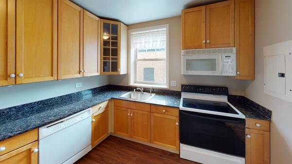 2410 W Farragut AVE #3B, Chicago, IL 60625