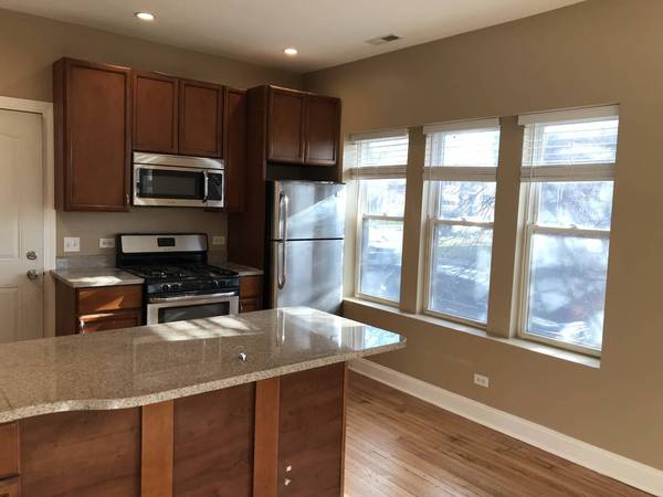 3234 W Grace ST #2W, Chicago, IL 60618