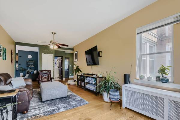 4419 N Whipple ST #3B, Chicago, IL 60625