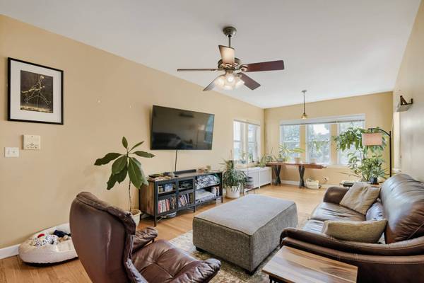 4419 N Whipple ST #3B, Chicago, IL 60625
