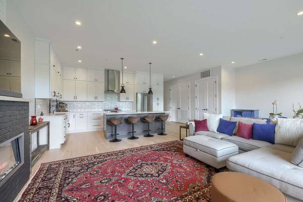 5042 N Western AVE #3, Chicago, IL 60625