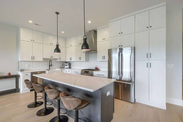 5042 N Western AVE #3, Chicago, IL 60625