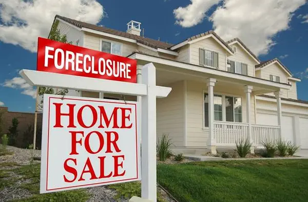 How to Locate the Best Foreclosed Homes for Sale Near Me,Dylan Coonrod