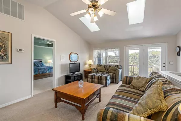 36 Deer Run Dr, Holiday Island, AR 72631