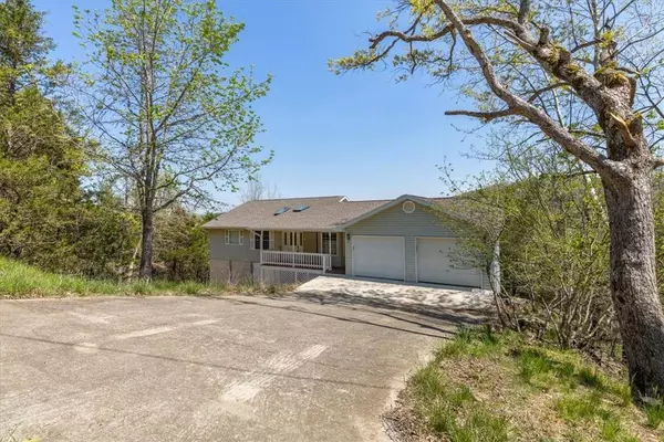 36 Deer Run Dr, Holiday Island, AR 72631