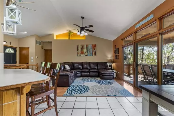 21425 Black Oak Dr, Garfield, AR 72732