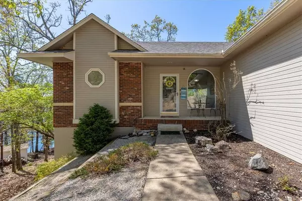 21425 Black Oak Dr, Garfield, AR 72732