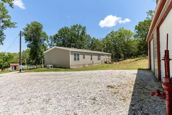 14206 Parker Branch Rd, West Fork, AR 72774