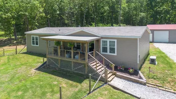 14206 Parker Branch Rd, West Fork, AR 72774