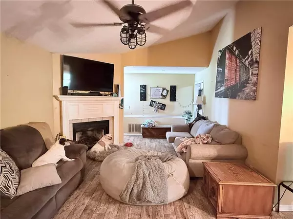 8517 Spruce Dr, Rogers, AR 72756