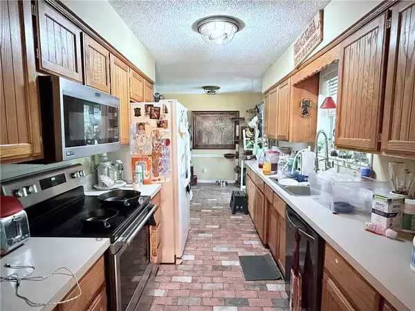 8517 Spruce Dr, Rogers, AR 72756