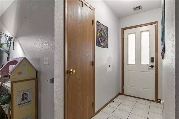 211 Sun Meadow Dr, Centerton, AR 72719