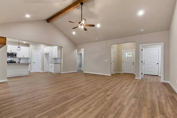 1 Insh Cir, Bella Vista, AR 72715