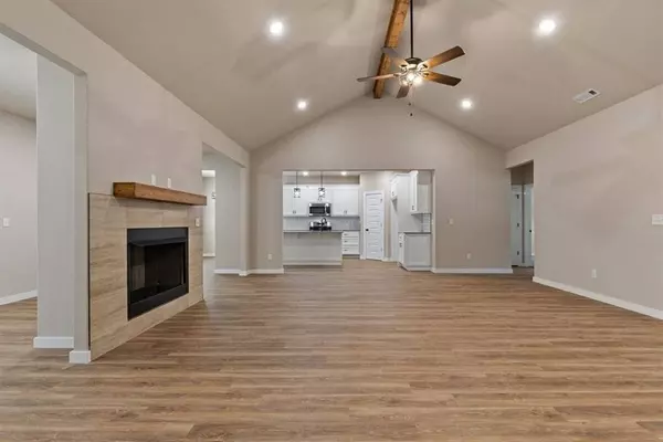 1 Insh Cir, Bella Vista, AR 72715