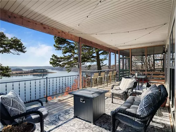 8694 Spruce Dr, Rogers, AR 72756