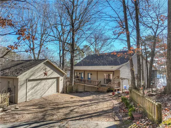 8694 Spruce Dr, Rogers, AR 72756