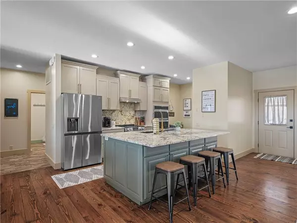 8694 Spruce Dr, Rogers, AR 72756