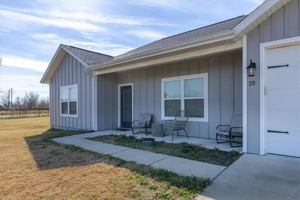 35 Francis Dr, Bella Vista, AR 72715