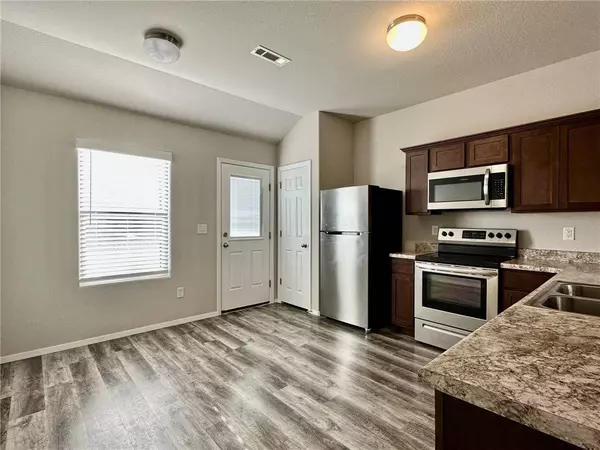 116 Cooper St, Huntsville, AR 72740