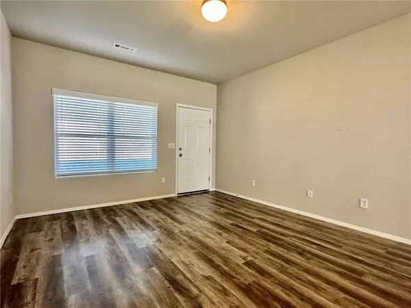 116 Cooper St, Huntsville, AR 72740