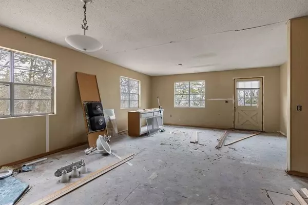 11579 Hickory Dr, Garfield, AR 72732