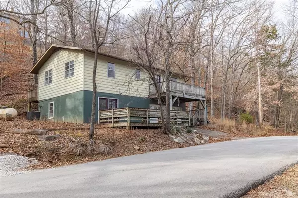 11579 Hickory Dr, Garfield, AR 72732