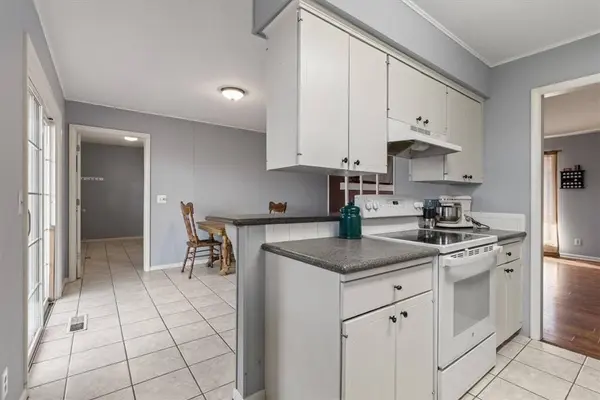 6 Finger Dr, Bella Vista, AR 72715