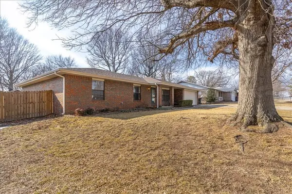 4102 Brant Dr, Springdale, AR 72762