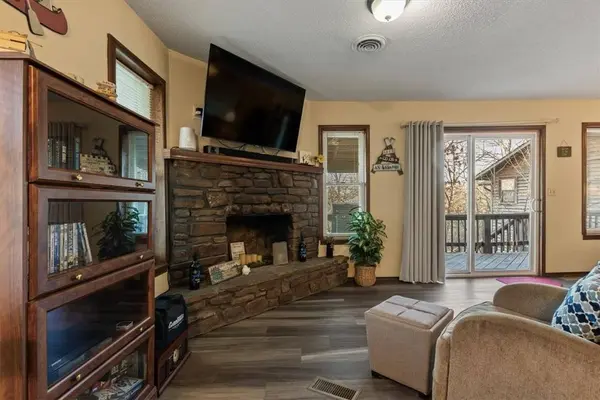 11804 Dogwood Dr, Garfield, AR 72732