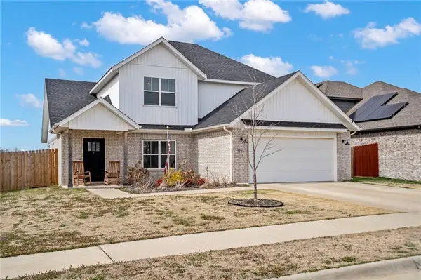 1251 Bootleg Rd, Bentonville, AR 72713