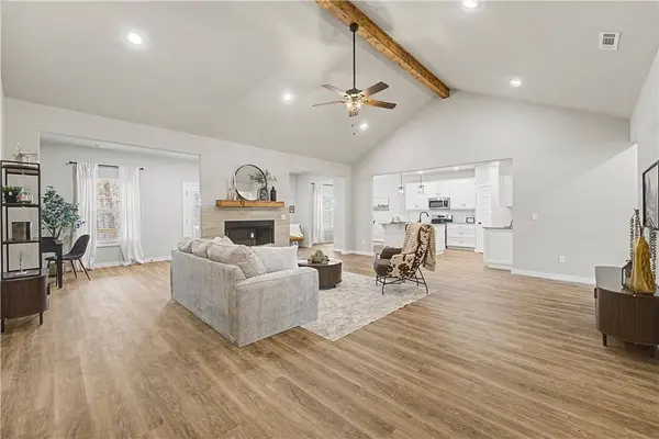 1 Insh Cir, Bella Vista, AR 72715