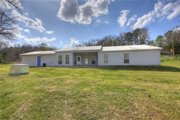 12722 State Highway 90, Washburn, MO 65772